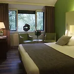 50|50 Belmont Hotel 3*
